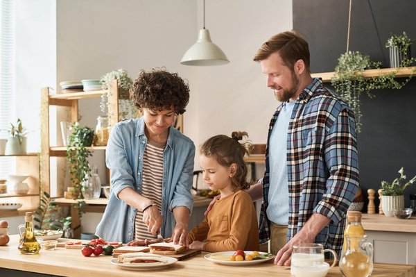 Comment cuisiner en famille renforce-t-il les liens ?
